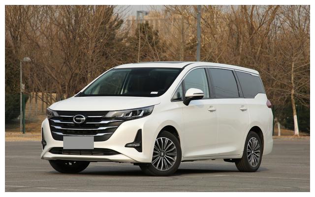 众泰"表兄弟"推出的mpv,轴距超宋max,嘉际,如今奄奄一息