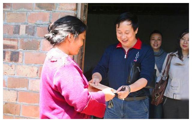 北大才子王青松,带老婆隐居深山11年,花光350万积蓄,后来怎样