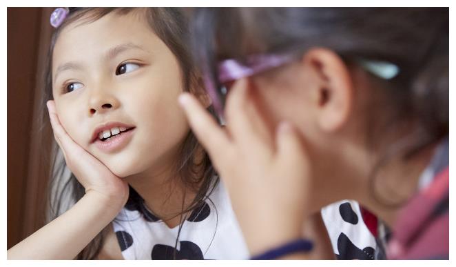 孩子为什么会说话结巴?家长别忽视,拖得越晚对孩子影响越大