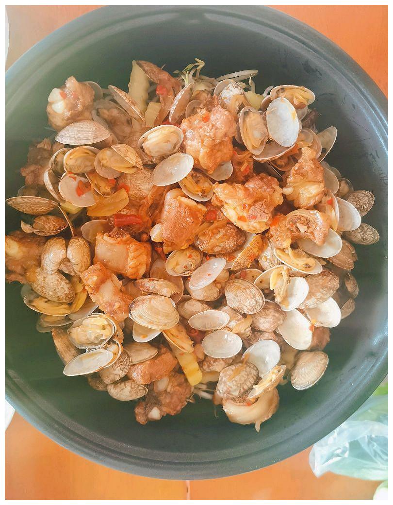 排骨花甲干锅的做法