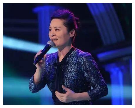 打败韦唯毛阿敏,却被亲弟弟砸致脑震荡,一代歌后靠做保姆为生休闲区蓝鸢梦想 - Www.slyday.coM 打败韦唯毛阿敏,却被亲弟弟砸致脑震荡,一代歌后靠做保姆为生休闲区蓝鸢梦想 - Www.slyday.coM