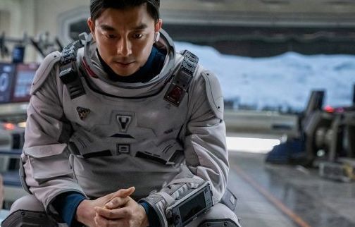 据悉,《寂静之海》由韩国知名影星孔刘,裴斗娜主演,改编自导演崔项勇