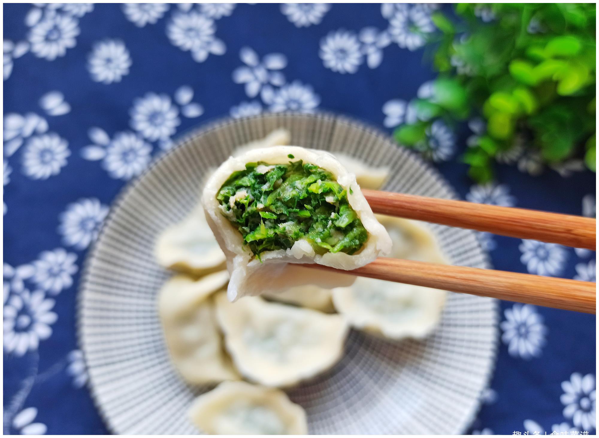 春天的野菜我只认他,做成饺子馅真香,鲜嫩多汁,城里人很少吃过