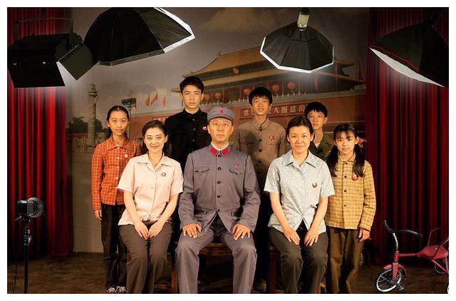 佩服父母爱情里他携家带口的演戏一家3口扮演了8个角色