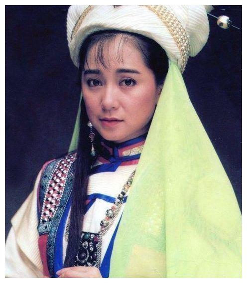 她曾是一代玉女,怀孕7次只为生儿子,如今二女儿无人不识