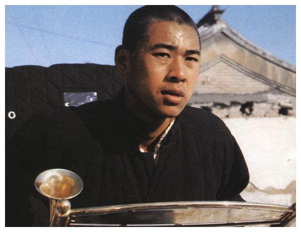 张丰毅嫌弃儿丑却对继女视如己出26年无子女自作自受