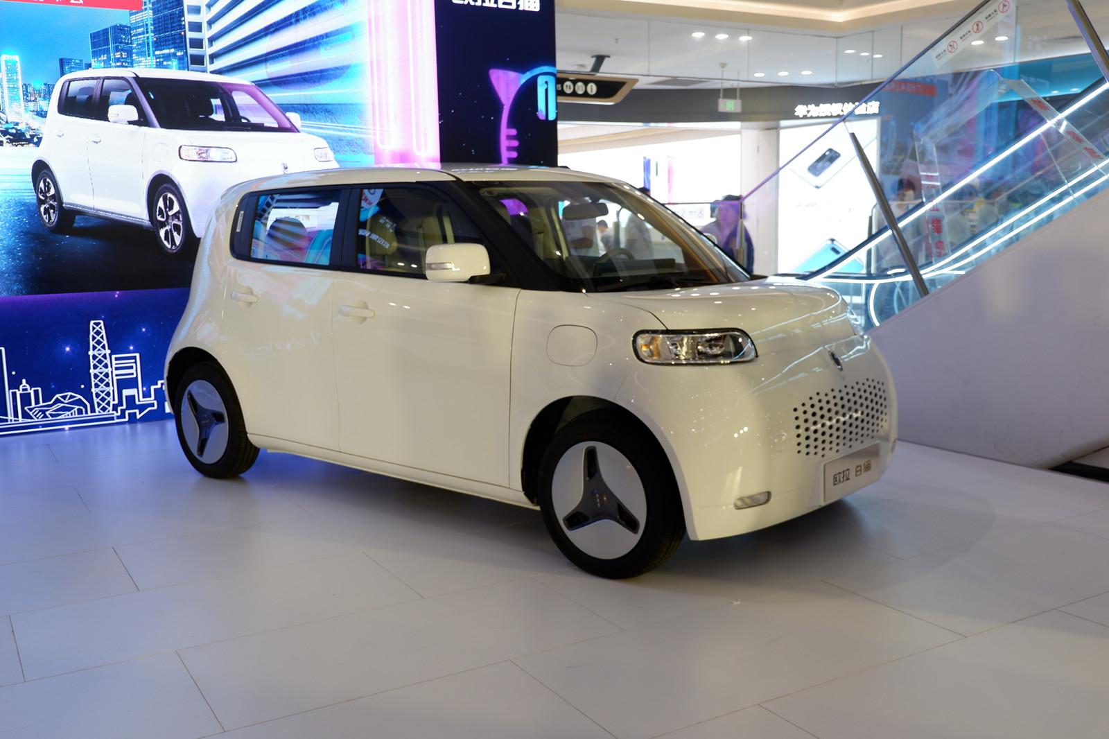 欧拉白猫黑猫广州区域上市,续航均超400km,6.98万起-新浪汽车