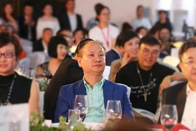 其中,徐航近两个月财富增加了26%,个人财富达到950亿,成为胡润全球