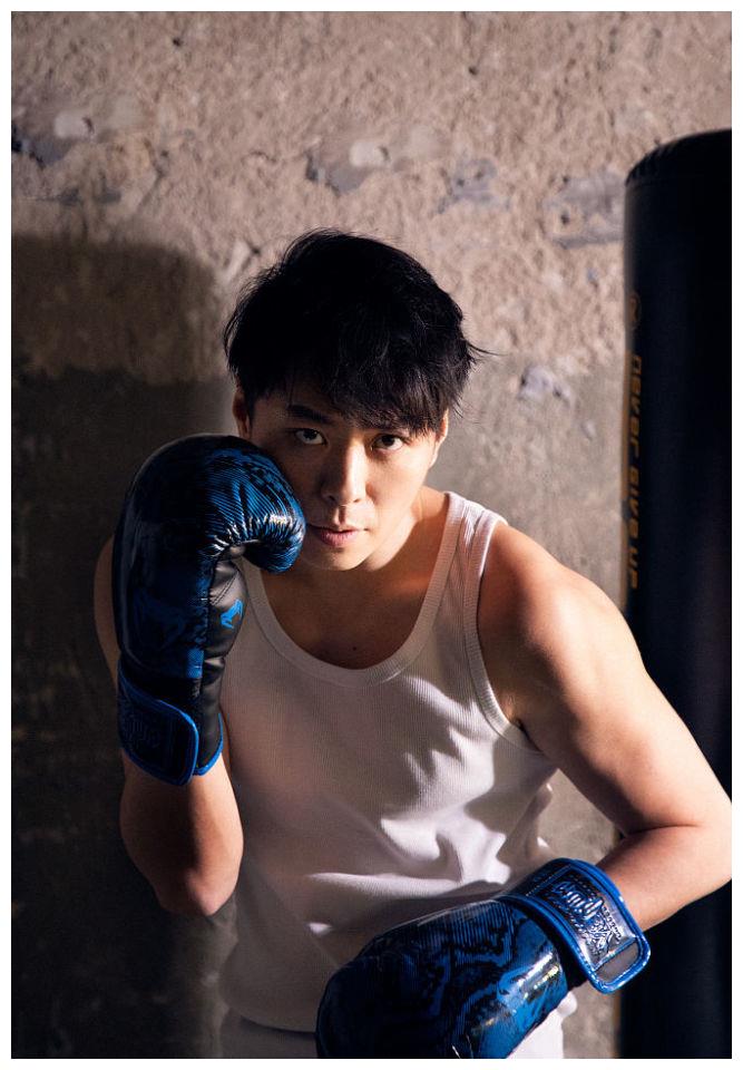 王山水肌肉拳击照曝光 搭档吴樾出演电影《愤怒的黄牛