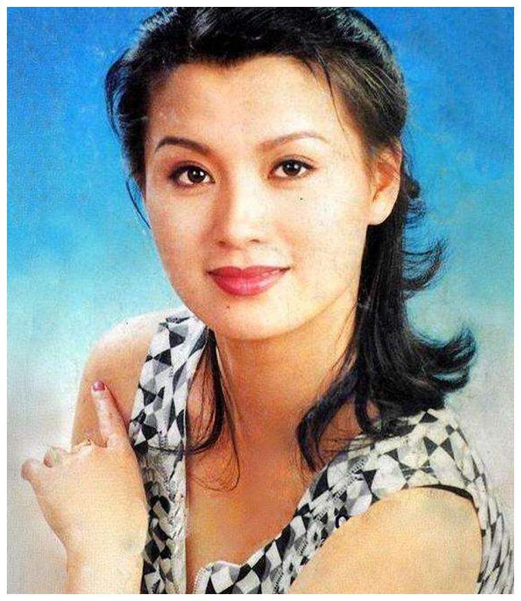 1971年出生的女星浙江俞飞鸿香港袁咏仪个个都是美人胚子