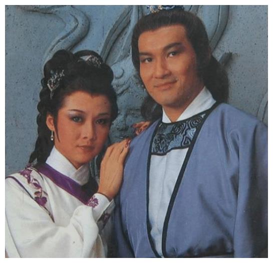 《赞先生与找钱华》中饰演梁赞;《天龙八部》中饰演乔峰;83版的《神雕
