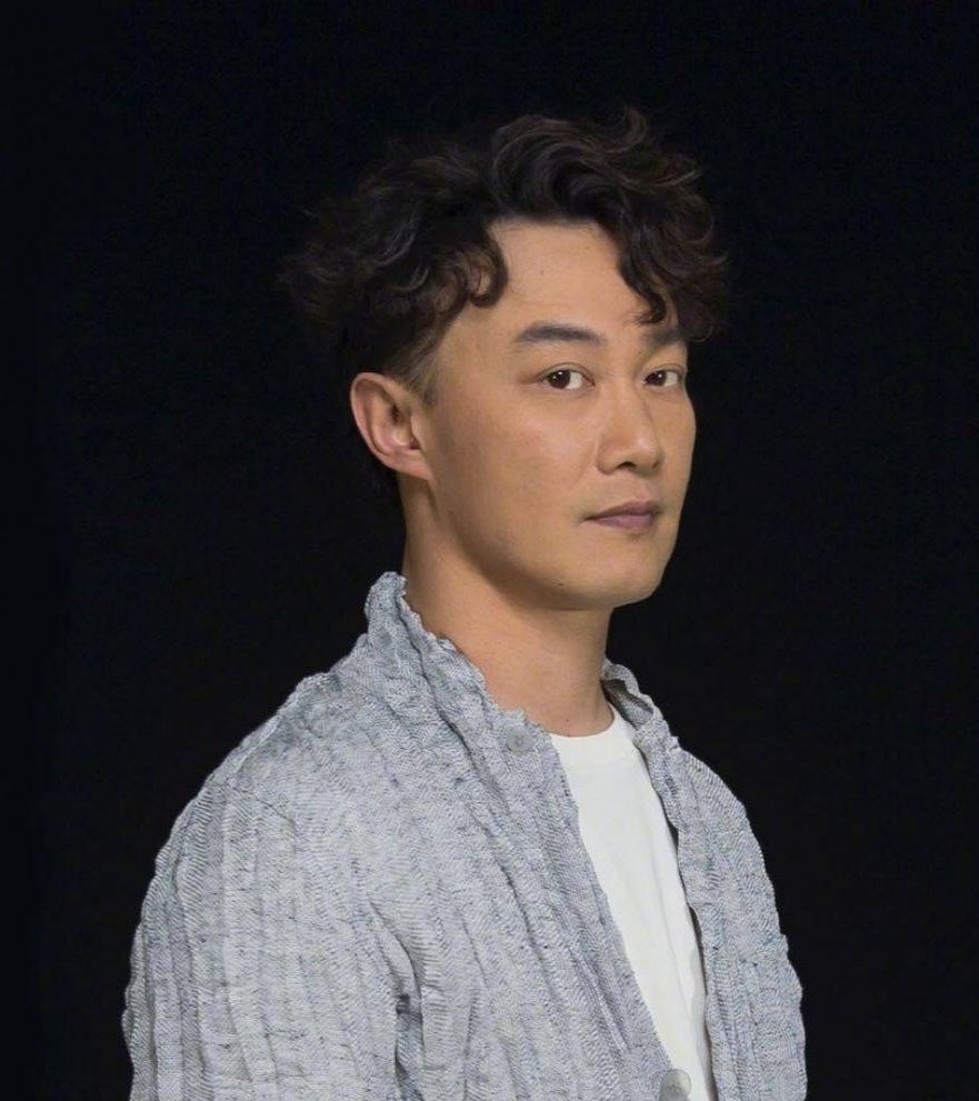 陈奕迅,爱唱歌爱搞怪_高清图集_新浪网