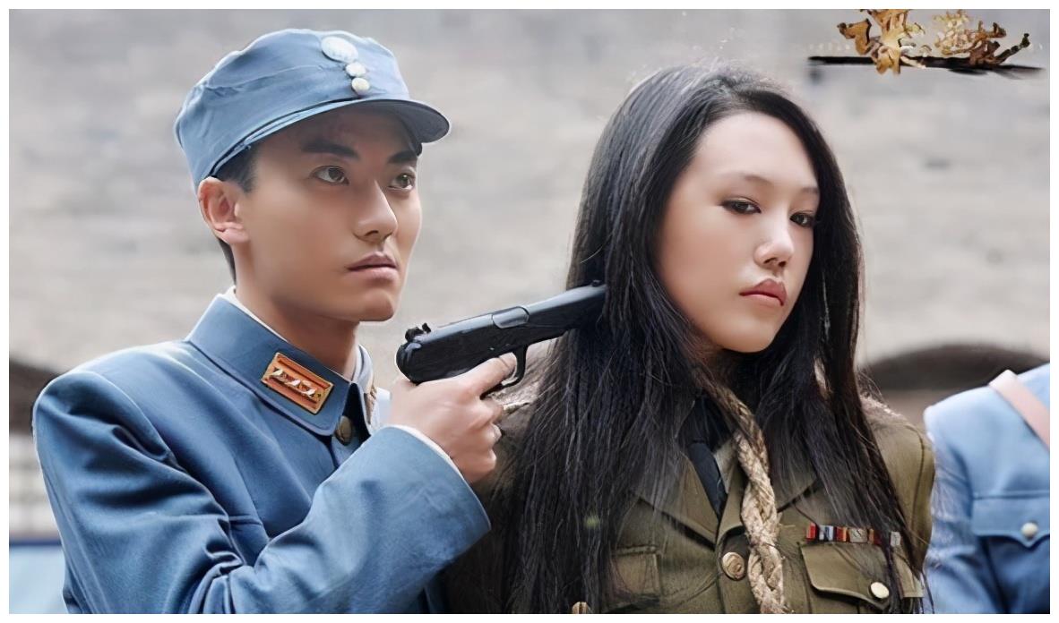 父亲曾是春晚钉子户,七岁被送国外,不靠父亲如今事业爱情双丰收