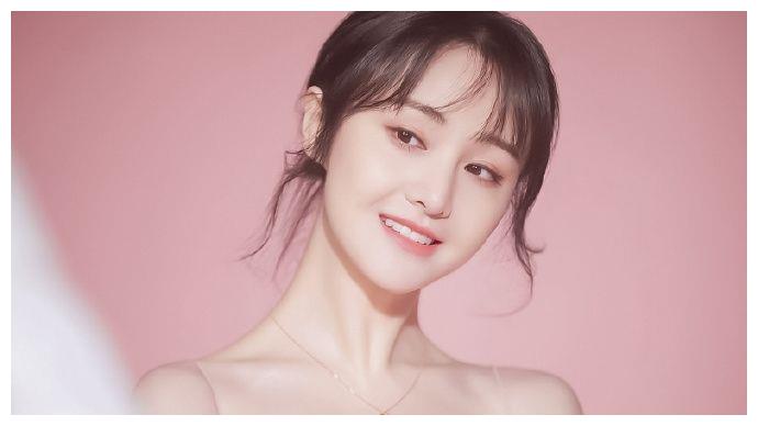 星期六明星热点,肖战《光点》销售额破亿,郑爽美回18岁