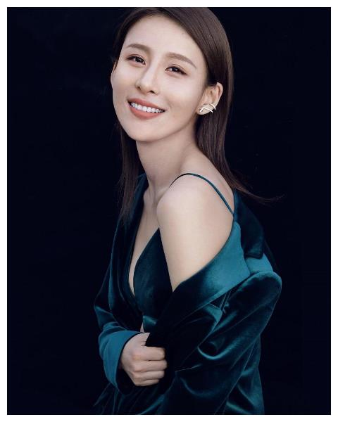 出道15年零绯闻颜值高身材佳本以为不火了不料有6部待播剧