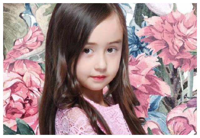 骑吴亦凡脖子的小女孩长大了11岁颜值逆天网友上帝真偏心