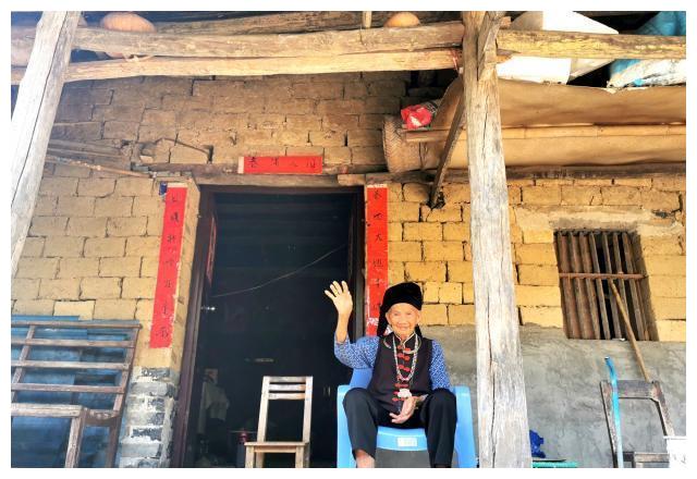 外地人第一次在广西崇左吃到壮王宴竟是抬着上桌真的太丰盛