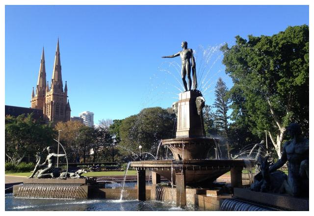 海德公园伦敦知名的皇家公园就在白金汉宫旁