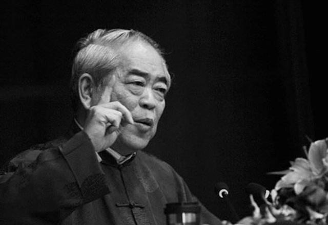 楠莉又名张桂云,是须遵德的结发妻子,两人一直相敬如宾,还育有两儿一