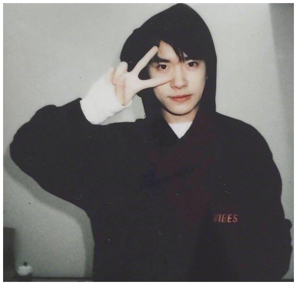 头像易烊千玺帅气的四字弟弟