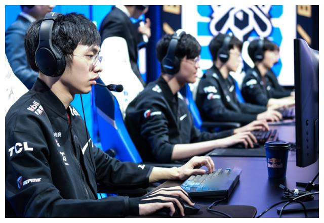 看到EDG和RNG八强交手,beryl直接笑出声,DK选手还嘲讽LPL?休闲区蓝鸢梦想 - Www.slyday.coM 看到EDG和RNG八强交手,beryl直接笑出声,DK选手还嘲讽LPL?休闲区蓝鸢梦想 - Www.slyday.coM