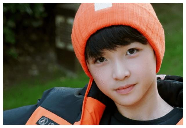 本以为田宸羽长大够精致了,直到看见"稷儿",才知道啥是男神!