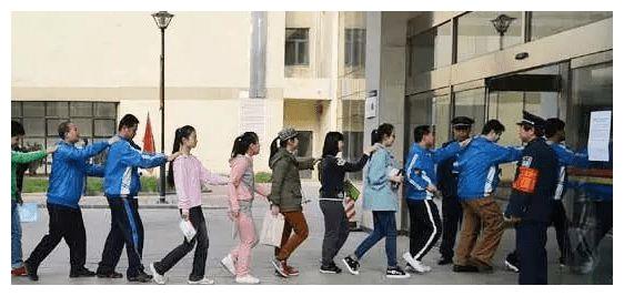 盲人也能参加高考？看到盲人的试卷后，网友傻眼了休闲区蓝鸢梦想 - Www.slyday.coM