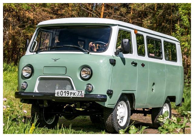 俄罗斯进口面包车16万带大梁配四驱国六瓦滋旅行者值吗