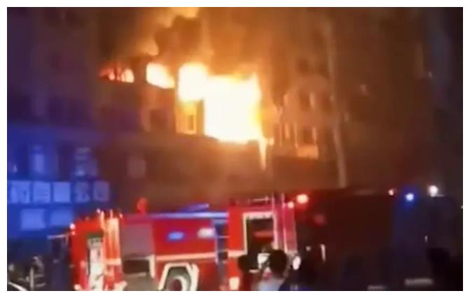 8死5伤！大连一住户家中凌晨发生爆炸，多个房间燃起大火休闲区蓝鸢梦想 - Www.slyday.coM