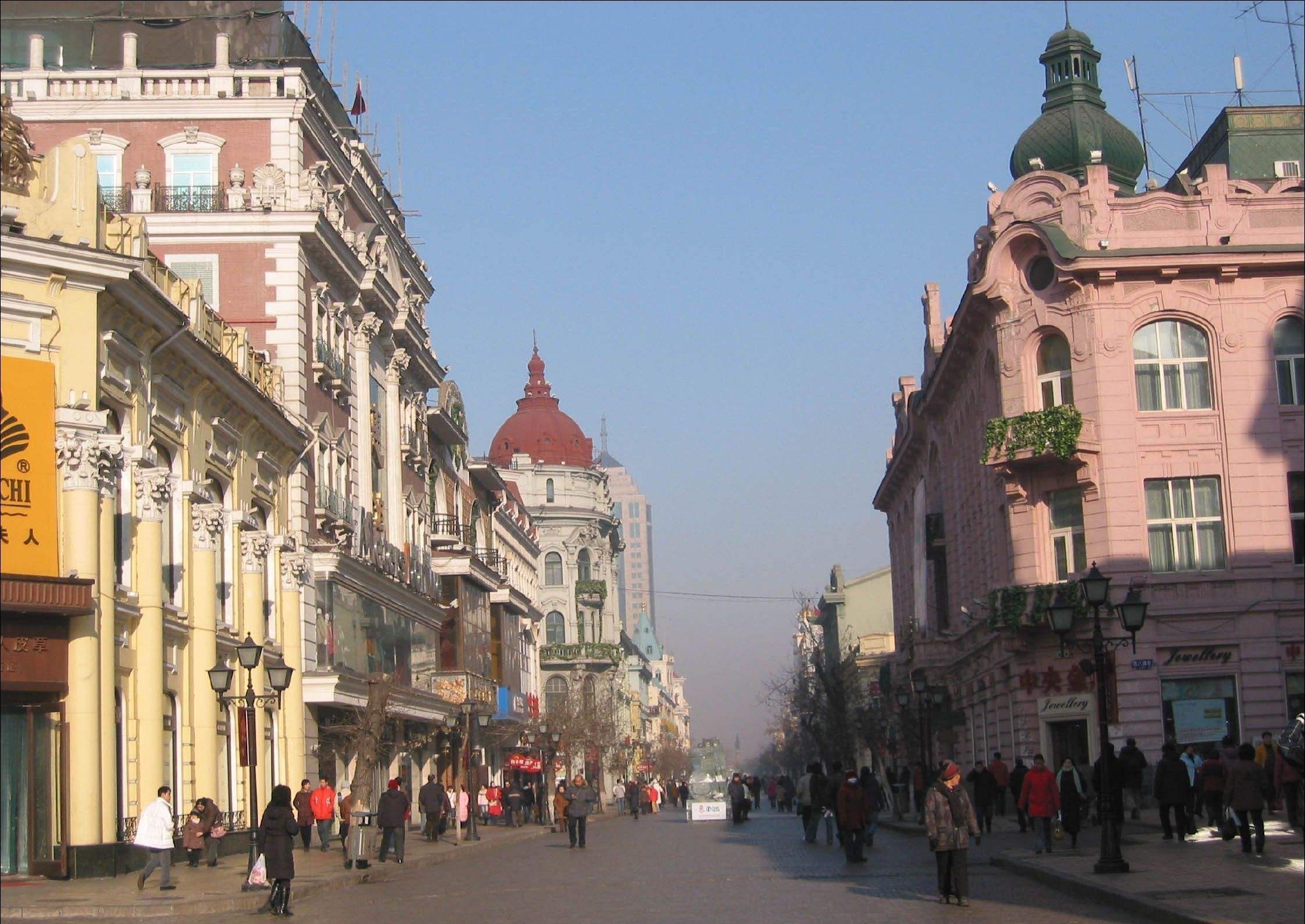 哈尔滨中央大巷乔专卖在哪 (哈尔滨中央大街)