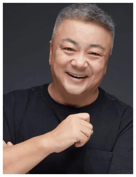 《武林外传》的钱掌柜,曾是初代军艺校草,网友却担心杨洋__财经头条