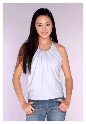 44岁关颖怀四胎?发完b超马上否认,身家40亿曾4年生3胎