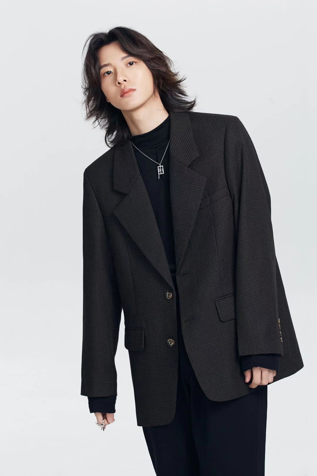 纯黑绅士!阿煜all balck西装大片释出