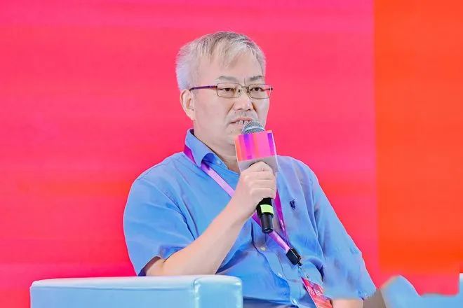 复旦大学微电子学院院长 张卫