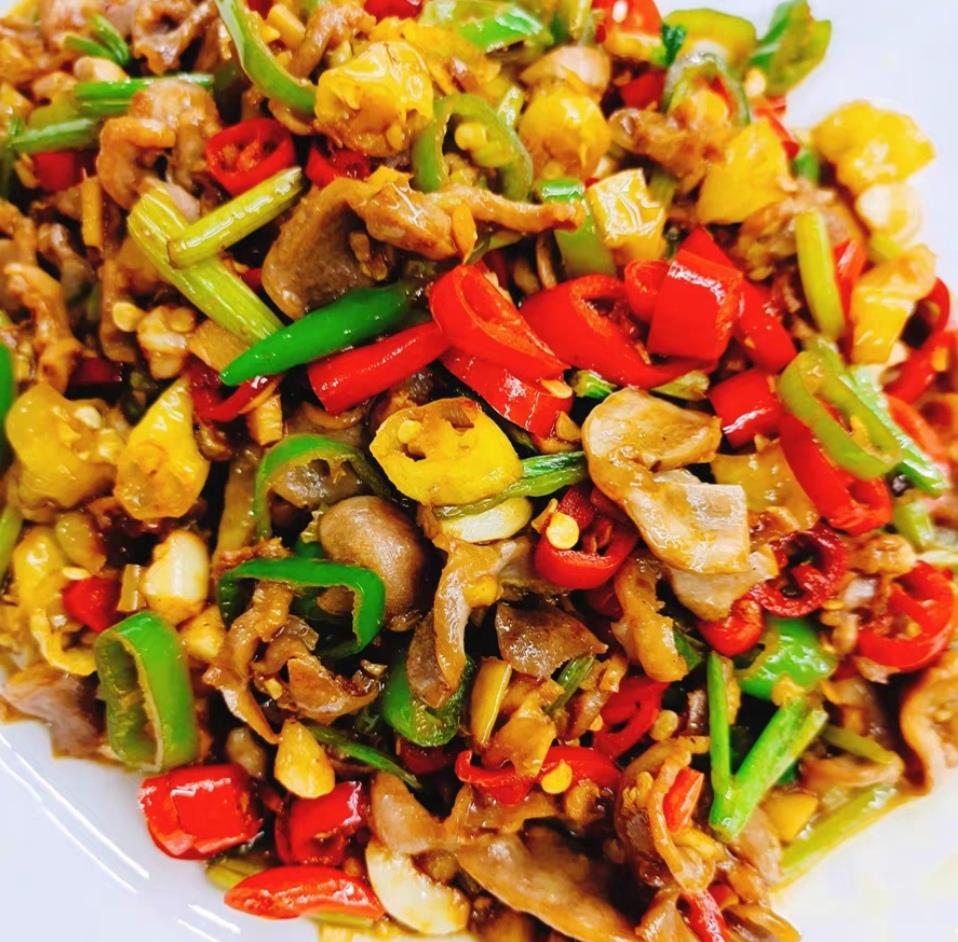 川味爆炒鸡杂,酸辣咸鲜,紧汁爽脆,最适合佐酒下饭了|鸡胗|淀粉|胡椒粉