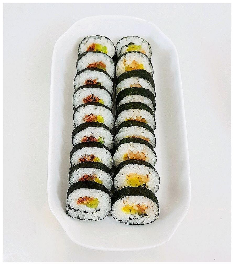 泡菜肉松寿司的做法