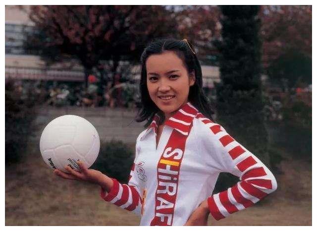 经典日剧排球女将为了排球百折不挠令人百看不厌