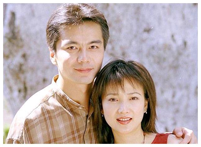干部专业户廖京生对二婚患脑瘤的何晴不离不弃今过的怎样