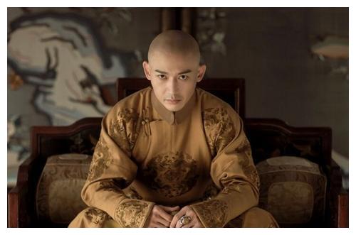 和珅是个聪明人,但为什么不在乾隆死前,交好嘉庆,免除死刑?