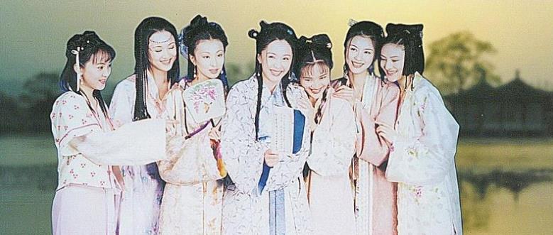 乾隆六下江南途经扬州时下令男子退回村内女子不用回避