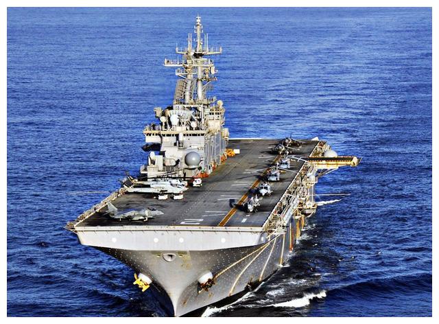 全球顶尖两栖攻击舰:满载排水量为40,500吨的黄蜂级有多强大?休闲区蓝鸢梦想 - Www.slyday.coM 全球顶尖两栖攻击舰:满载排水量为40,500吨的黄蜂级有多强大?休闲区蓝鸢梦想 - Www.slyday.coM