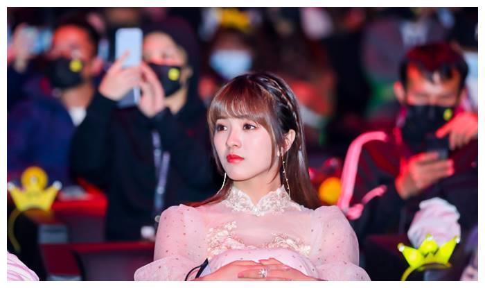 yy年度最佳组合季军花落双小吱,这对姐妹花为盛典减