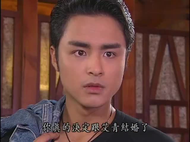天国的嫁衣:海诺看着艾青认真挑选婚戒,海诺感到又幸福又不真实