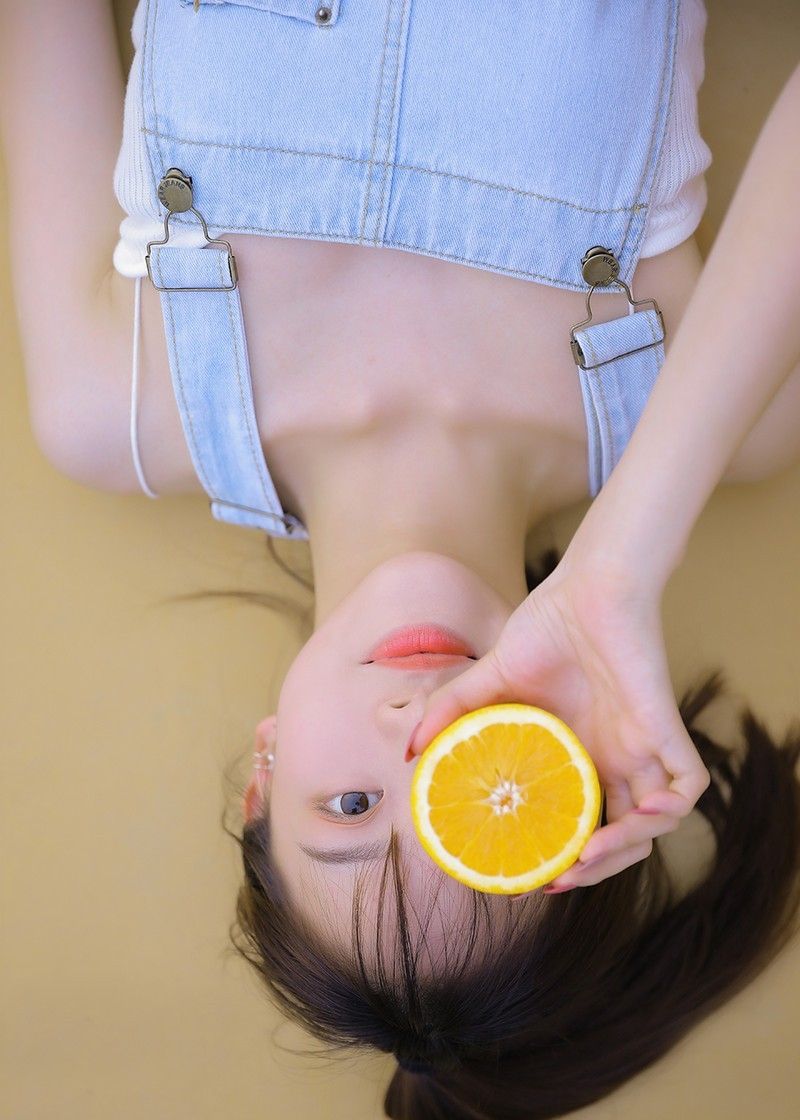 可爱养眼美女学生妹清纯吊带背心