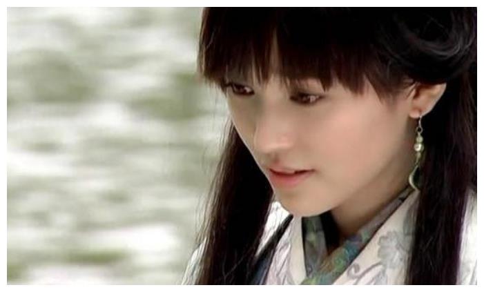 她们分别是饰演女主角玉漱公主的白冰,饰演虞姬的张萌和饰演吕素素的