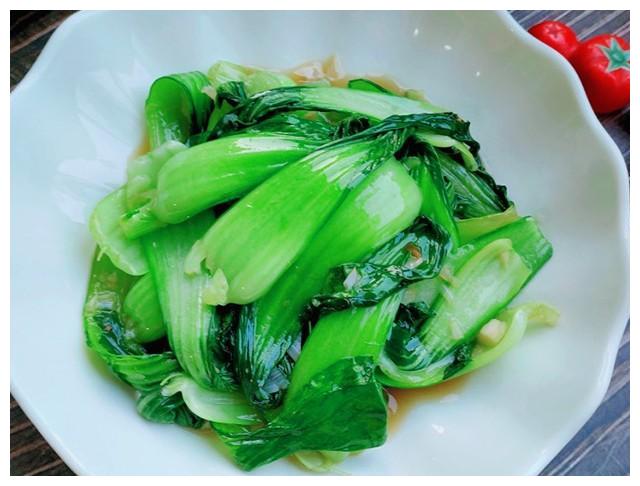 美食推荐:海鲜菇炒鸡腿,爆炒花甲肉,蒜香爆油菜,虫草花鸡腿汤