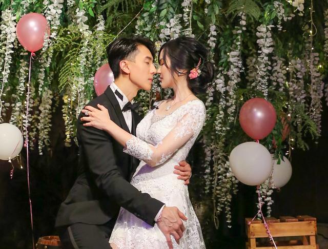 吴尊举办婚礼,场面温馨感动,吴欣怡已成妙龄少女