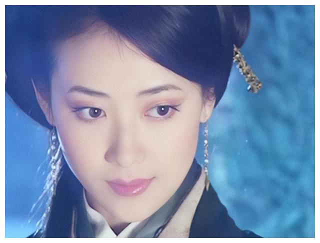 这时候还叫做陈莎莎这时候的陈紫函还叫做"陈莎莎",她也可以说是冻龄