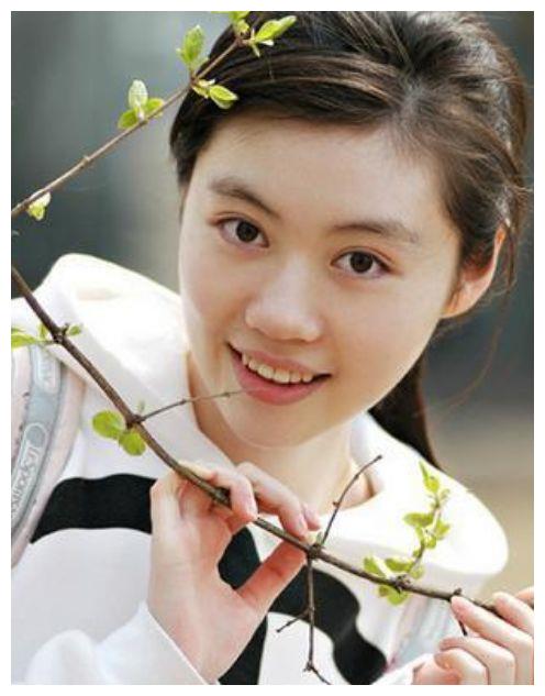 还记得暖春中的小花吗出演甄嬛传20岁就无戏可拍了