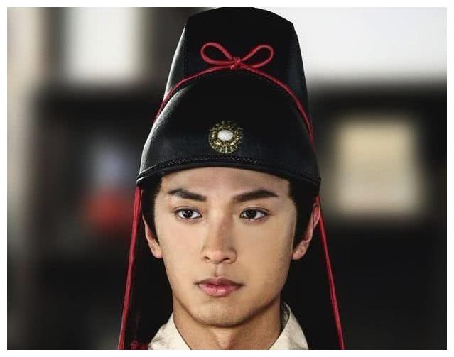 新版《包青天》来袭,李东学演包拯,张芷溪演公孙先生?展昭呢?